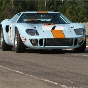 Pevné spojení dílů s rámem