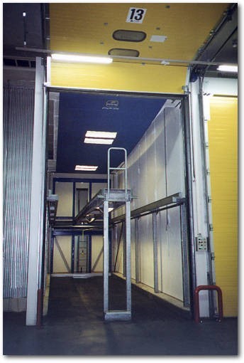 Uzavření servisního poklopu v komoře na dozrání banánů