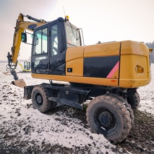 Uzamčení kabiny a kapoty