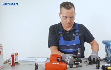 Instruktážní video: Montáž a údržba hubic pro M-Grip a C6L tvarové čepy