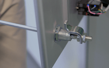 Vodotěsné uzavření technické konzoly v líhni drůbeže. VIDEO>>