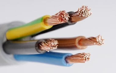 3 příklady jak zabezpečit kabely a elektrické vodiče!