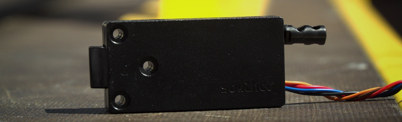 Elektromechanické západkové uzávěry